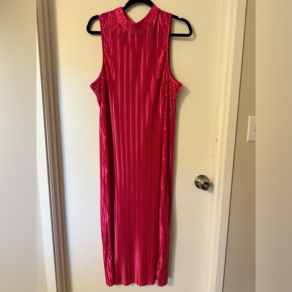 Forever 21+ Hot Pink Pisse Pleated Mock Neck Sleeveless Midi A-line Dress 2X - Picture 6 of 12